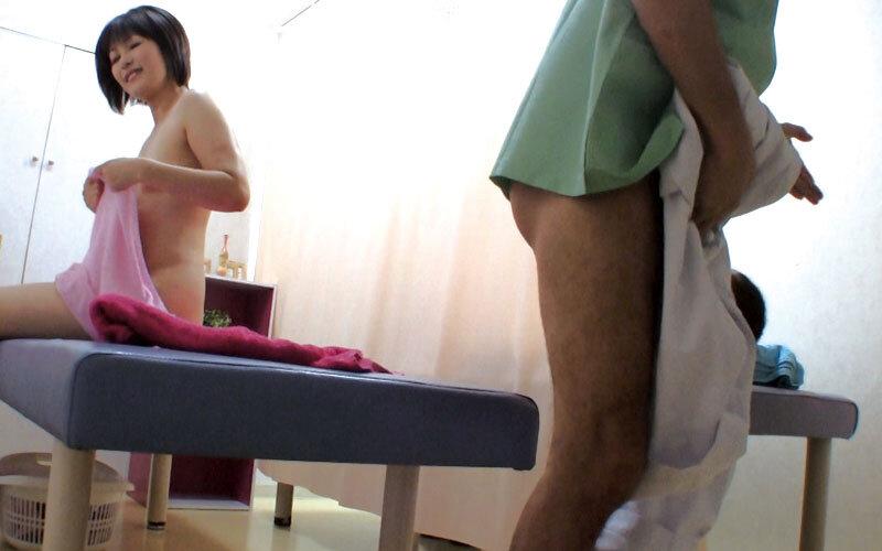 Camgirls NXG-383 Immoral NTR Massage Salon Cuckold Next To Boyfriend Por - 1