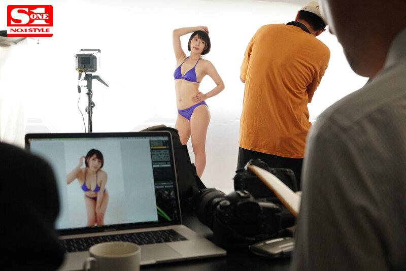 The Geeks Take Turns Fucking The Popular Bikini Idol, Who Has A Blessed Physique. Kaoru Yasui - 1