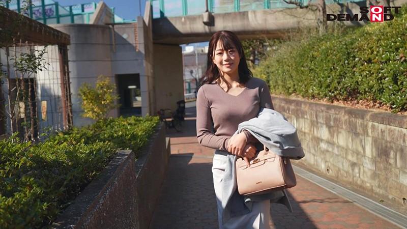 Struggling Mother Who Takes Care Of The Housework And C***dcare No Matter How Busy She Gets Kanna Sawamura 24 Years Old Porn Debut - 1