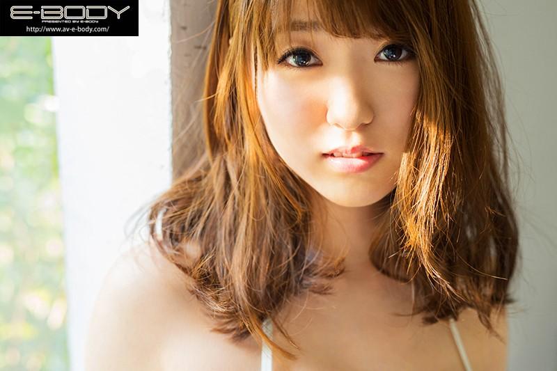 E-BODY Big Exclusive Debut Megaton I Cup Haruna Hatase 18 Years Old - 1