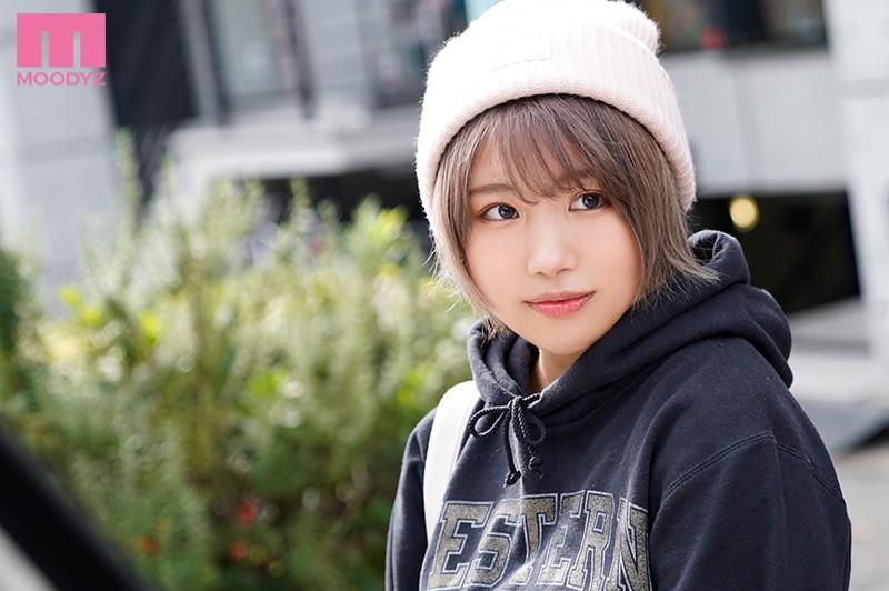 We Can't Tell You The Name Of The Shop, But This 20-Year-Old Fresh Face Works At A Vintage Clothing Store In Koenji - Chubby, Stylish Cutie With Short Hair That Suits Her Makes Her Porn Debut! Tsugumi Makoto - 2