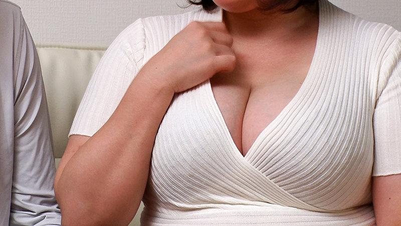 Wife Of Boss Tempts Me By Showing Boobs With V-Neck Sweater. Ayaka Makimura - 2