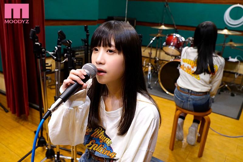 This Sensual Singer Is 145cm Tall And Is Shy And Shuts Herself In At Home, But Her Dream Is To Become A Musical Artist! This Female Singer Became A Bit Of A Buzz On Social Media, And Now She's Showing Her Face And Begging For Orgasms In Her Adult Video Debut Nae Sakuragi - 1