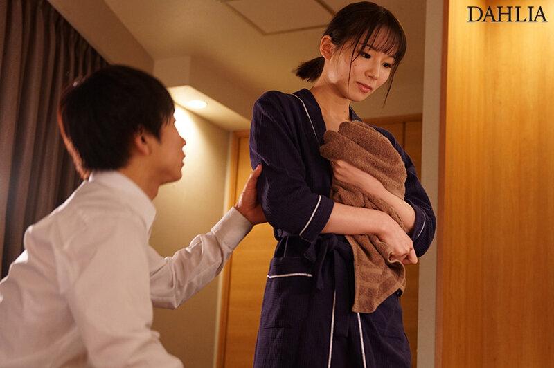 I Squeezed Out To The Last Drop Yuka Hodaka Who Messed Up On A Business Trip With Her Longing Female Boss - 2