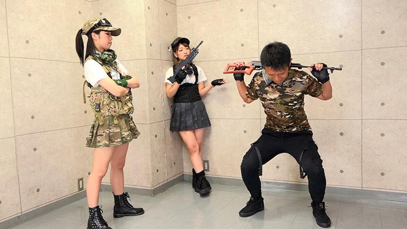 Military Fangirls X Thighjob - 1