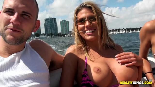 Ex Gf Backdoor Boating: Charisma Cappelli and Jmac Thylinh - 2