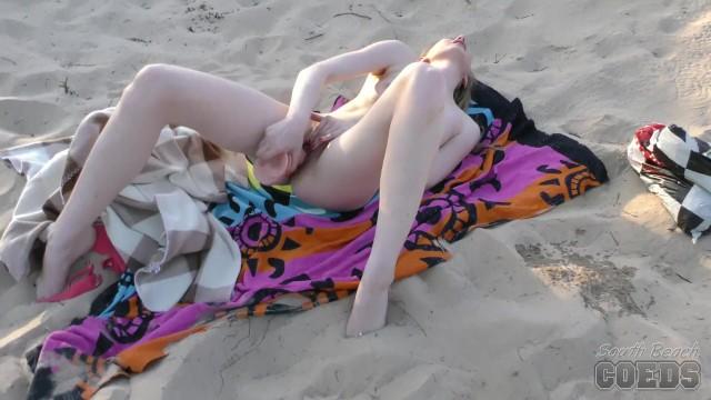 Petera 19yo Areana Naked and Masturbating on the Beach Foot Worship - 2