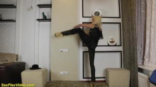 Olderwoman Sexy Long Leg Dancer Shows Hot Naked Splits Silvia Saint