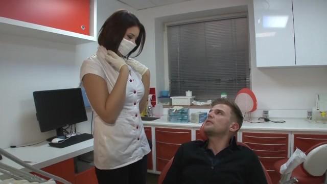 La Dentiste  Par Stepson Client Mécontent. - 1