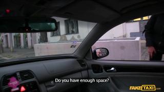 Pija Fake Taxi - Expensive Bill Means Gorgeous Brunette has to Fuck and Suck Olderwoman