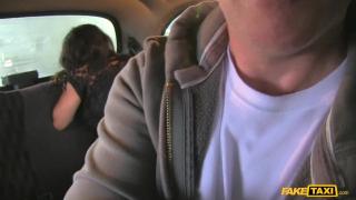 Ghetto Fake Taxi - Ebony Beauty knows her way around a Stiff Dick ViperGirls