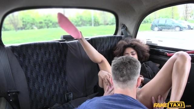 Tetona Fake Taxi - Ebony Stunner Rides Big Dick Mas