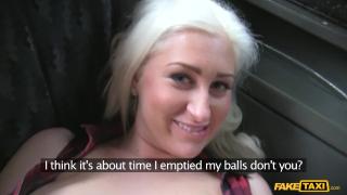 Tranny Sex Fake Taxi - Taxi Drive makes Busty Blonde Cum in Backseat Men