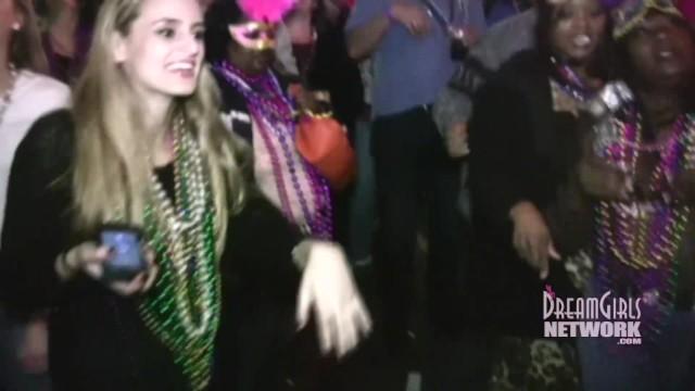 Yqchat Hot Girls next Door Flashing in new Orleans Teenpussy