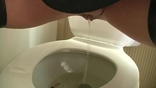 Friend Crazy Woman on the Toilet Jerk off Instruction. JerkOffInstructions.com Futa