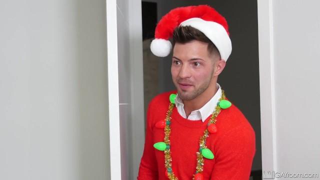 GreekSex Casey Everett Seduces his Straight Boss Cade Maddox at the Christmas Party Macho - 2