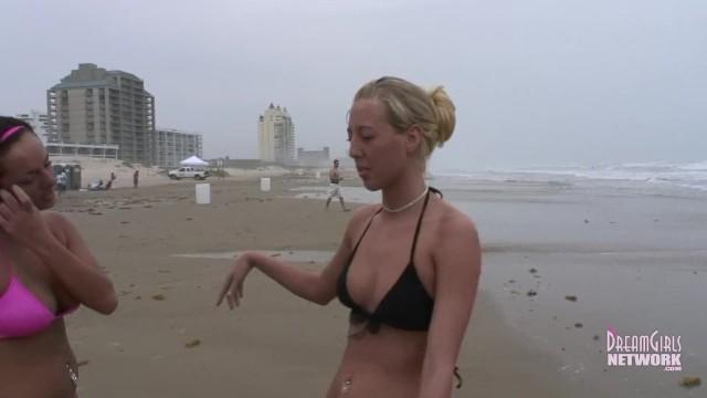 Coeds Flash Perky Tits at Spring Break Wet T Contest - 1