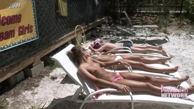 Blackz Girls Sunbathing Topless on Private Area of Beach Aunty - 2
