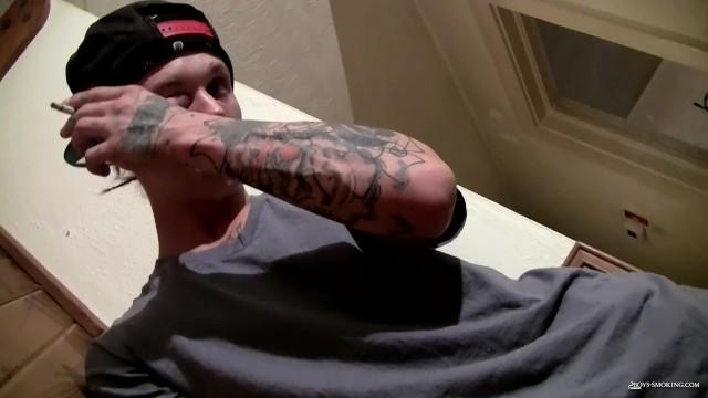 Amateur Blowjob Hot Tattooed Twink Kyd Cash having a Wank with his Smoke Booty - 2