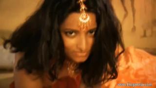 Best Blowjobs Exotic MILF Striptease from India Puta