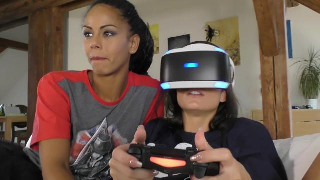 Caseiro May the 4th be with you Lisa and Eve Plays Galactic Games on Playstation VR Ebony