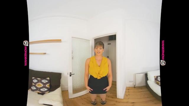 BIG BOOB LANDLADY DOES a DEAL WITH HER TENANT WANKING IN FRONT OF HER - 1