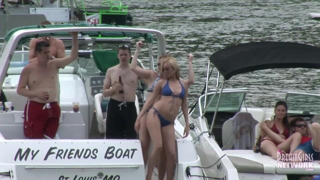 Cell Phone Video of Wild Party Girls Naked Lake of the Ozarks - 2