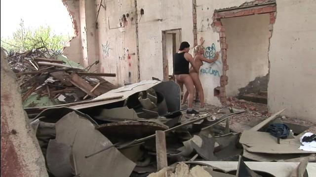 Gostosa Naked Teen PAWG Finds her way to an DP Orgy in Abandoned Warehouse 24Video