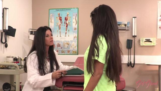 Girl Grind - Sexy Doctor India Summer gives Priya Price a Private Examination - 1