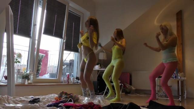 Pillow Fight Sexy Teens at Home two Czech one Italian Teens Wild Party - 2