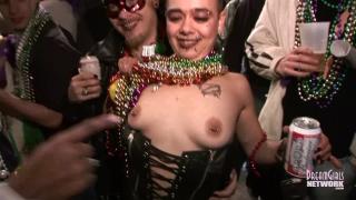 Cam Porn Mardi Gras is in Full Swing with Girls Flashing everywhere Reality Porn