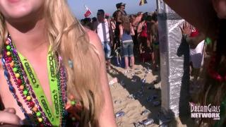 Fuck Awesome College Teen Tits Flashed during Texas Beach Party Deutsche