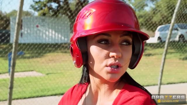 Teenporn Brazzers - Brunette Babe Audrey Bitoni Takes a Break from Baseball Practice Stunning