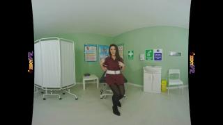 HollywoodGossip 3D VR Nurse Shows Whats under her Tunic...