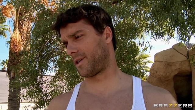 Brazzers-Ramon Plays Hoops with Valeries Holes - 1