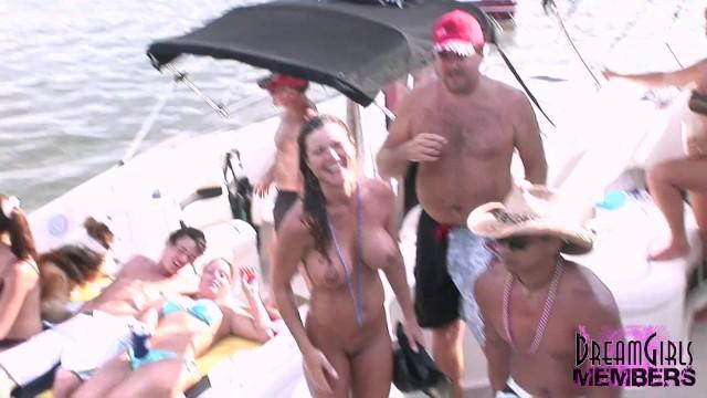 Tubent Hot Girls Parting Naked on Boats Lake of the Ozarks Blow Job
