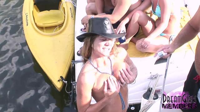 Hot Girls Parting Naked on Boats Lake of the Ozarks - 2