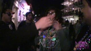 SpankWire Hot Girls getting d and Guy Gets Kicked out of a Bar at Mardi Gras iYotTube