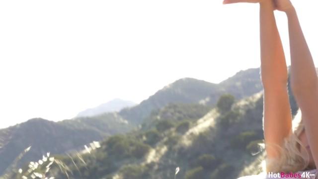 Footjob Scarlet Red Gets herself off in the Scenic Mountains Animation - 1