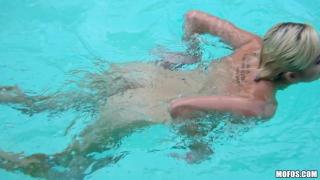 Gape MOFOS - Sexy Blonde Eliza Jane Gets Pounded by a Big Cock by the Pool Sweet