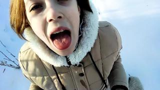 Pussy Orgasm Blowjob with Cute Girlfriend in Snow until Sperm Frozen Lover