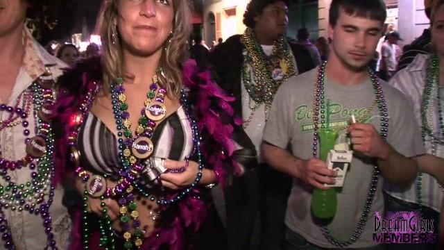 Huge Natural Boobs Flashed on Bourbon St at Mardi Gras - 1