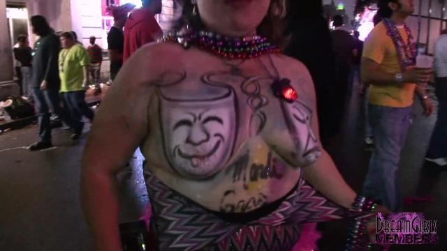 Huge Natural Boobs Flashed on Bourbon St at Mardi Gras - 1