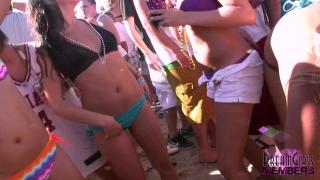 Amateur Vids Fight Breaks out at Spring Break Bikini Contest Hot