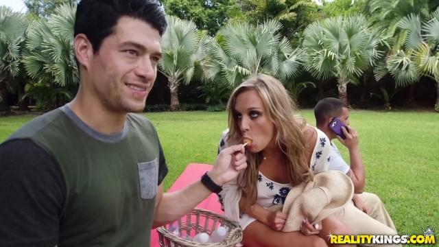 Perfect Tits RealityKings - MILF Tucker Stevens Prefers the Cock instead of a Picnic Edging