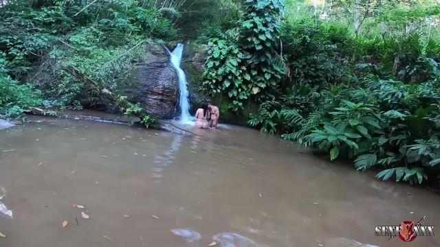 Strapon Nothing better than Enjoying a Gifted Refreshing yourself in the Waterfall Blowing