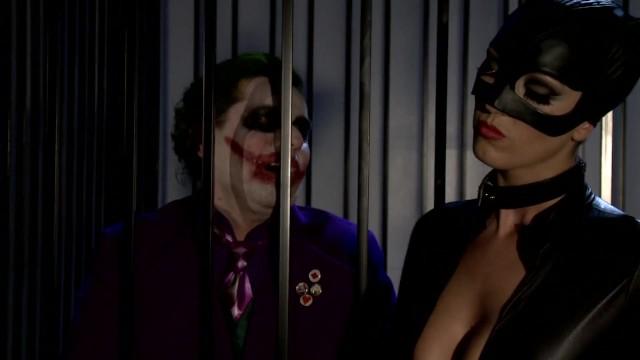 Mexicano Catwoman vs Haley Quinn and Joker: Cosplay Threesome Cfnm