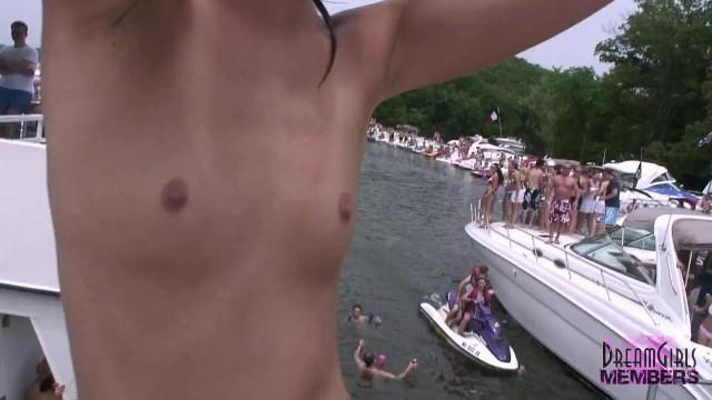 Bottom Hot Naked Party Girls let us Film them Peeing Hdporner