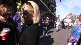PhoneMates Daytime Party Girls Earn Beads for Boobs at Mardi Gras Gay Youngmen