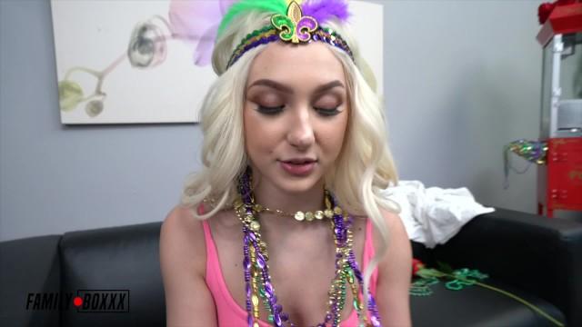 Sucking Dicks Fucking my Big Tittie Step Sister Skylar during Mardi Gras - FamilyBoxxx Mamando